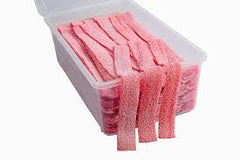 Fini Sour Strawberry Belt Tub 150 Pieces
