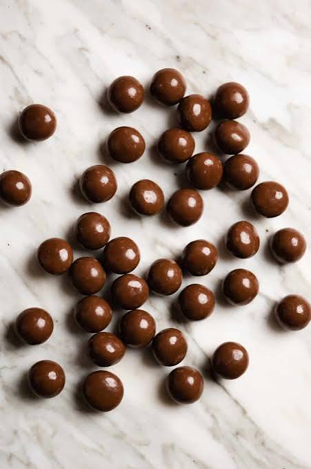 Everfresh Milk Chocolate Raspberry Bulk 8kg