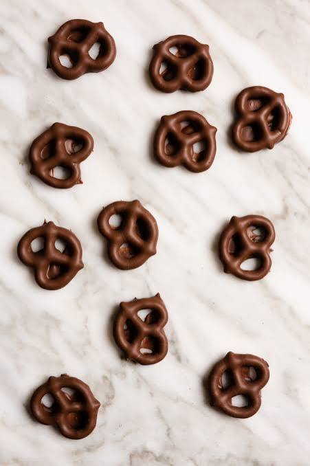 Everfresh Milk Chocolate Pretzels Bulk 3kg